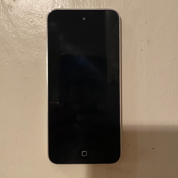 Apple Other - Vintage Apple iPod Touch Model A1509 with case